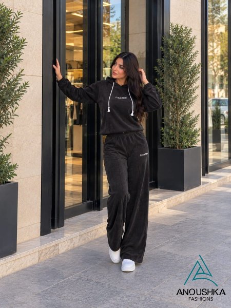 أسود